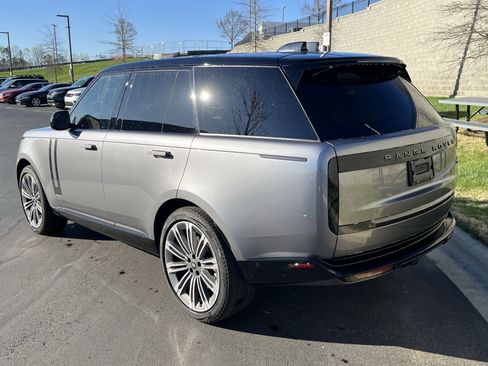 Used 2023 Land Rover Range Rover SE image 5