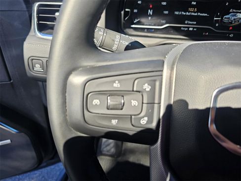 Used 2023 GMC Yukon XL Denali image 17