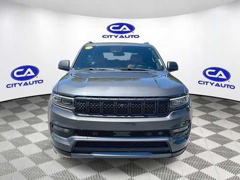 Used 2022 Jeep Grand Wagoneer Series III AWD/4WD image 10