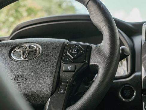 Used 2021 Toyota 4Runner TRD Off-Road Premium image 29