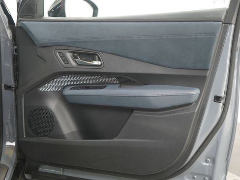 Used 2023 Nissan Ariya image 12