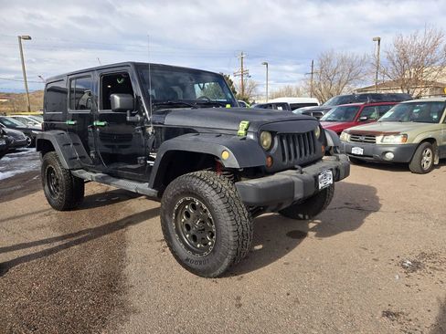 Used 2013 Jeep Wrangler Unlimited Sahara w/ Connectivity Group AWD/4WD image 13