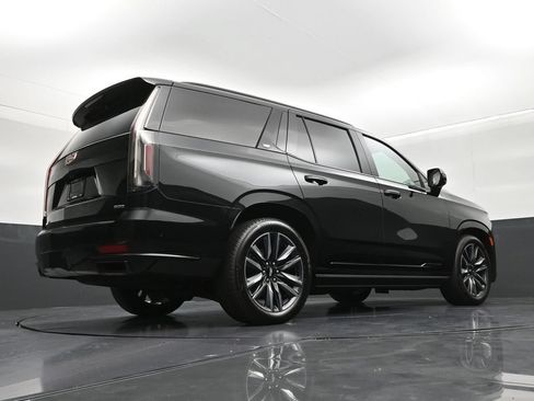 Used 2024 Cadillac Escalade Sport Platinum w/ LPO, Floor Liner Package AWD/4WD image 25
