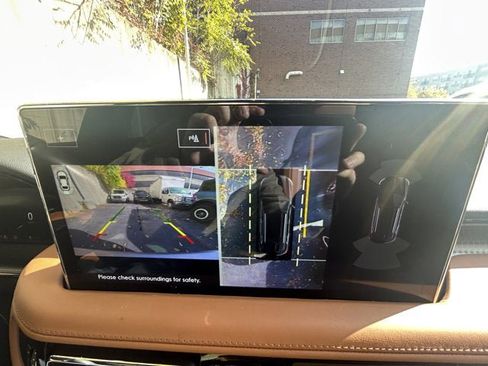 Used 2023 Lincoln Nautilus Black Label w/ Cargo Utility Package image 17