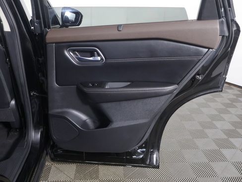 Used 2023 Nissan Rogue Platinum w/ Platinum Premium Package AWD/4WD image 27