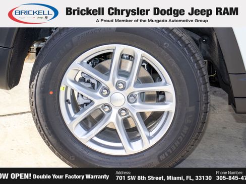 New 2025 Jeep Grand Cherokee Laredo X image 40