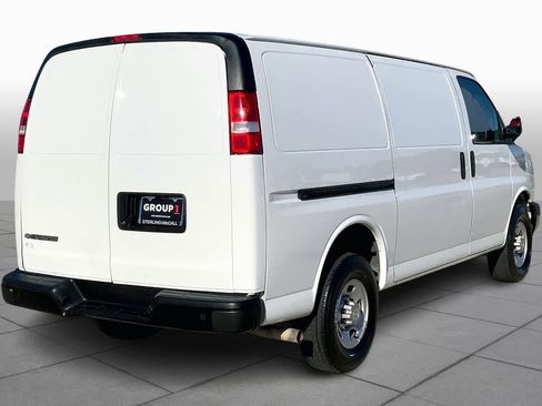 Used 2021 Chevrolet Express 2500 w/ Driver Convenience Package image 10