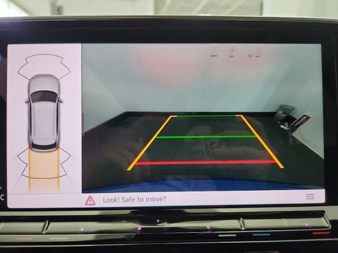 Certified 2024 Volkswagen Atlas Cross Sport SE w/ Panoramic Sunroof Package image 21