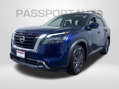 Certified 2024 Nissan Pathfinder SV w/ Lighting Package (N92)