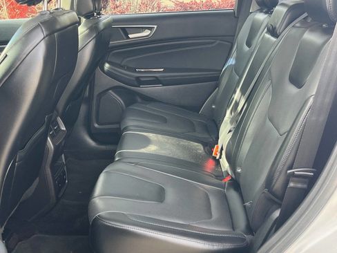 Used 2017 Ford Edge Titanium w/ Equipment Group 301A image 9