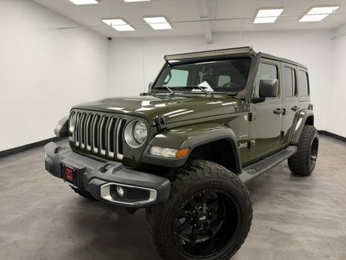 Used 2021 Jeep Wrangler Unlimited Sahara w/ Uconnect 4C Nav & Sound Group AWD/4WD image 4