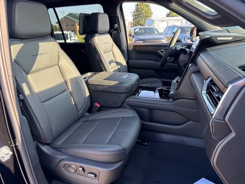 New 2026 GMC Yukon XL Denali w/ Denali Reserve Package AWD/4WD image 10