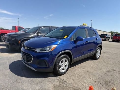 Certified 2017 Chevrolet Trax LT w/ LT Convenience Package AWD/4WD image 14