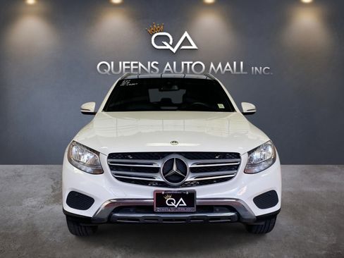 Used 2018 Mercedes-Benz GLC 300 4MATIC image 2