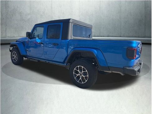 New 2026 Jeep Gladiator Sport AWD/4WD image 3