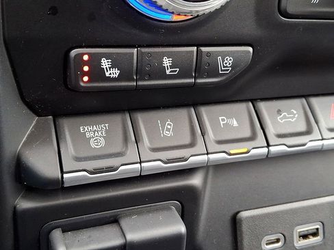 Used 2022 GMC Sierra 3500 Denali image 22