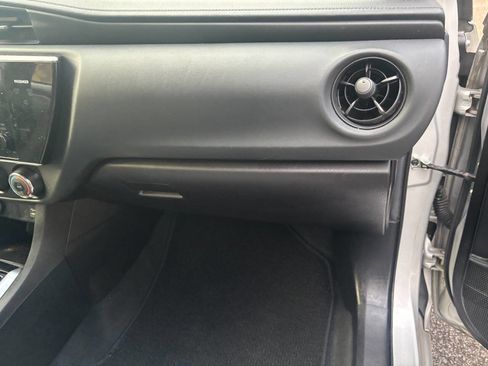 Used 2017 Toyota Corolla L image 26