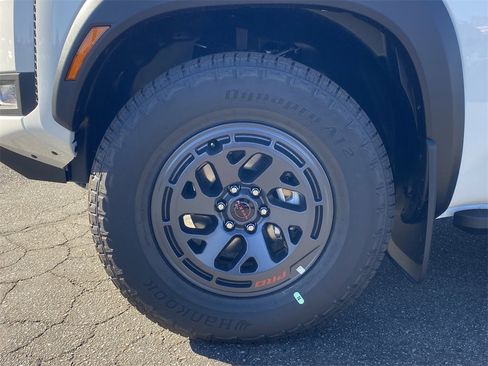 New 2026 Nissan Frontier PRO-4X w/ Pro-4x Convenience Package image 7