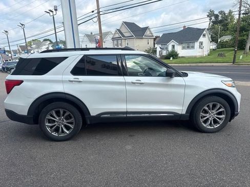 Used 2020 Ford Explorer XLT w/ Equipment Group 202A AWD/4WD image 5