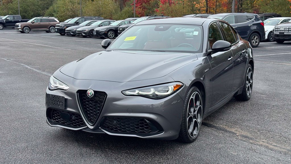 Used 2024 Alfa Romeo Giulia Veloce AWD/4WD image 1