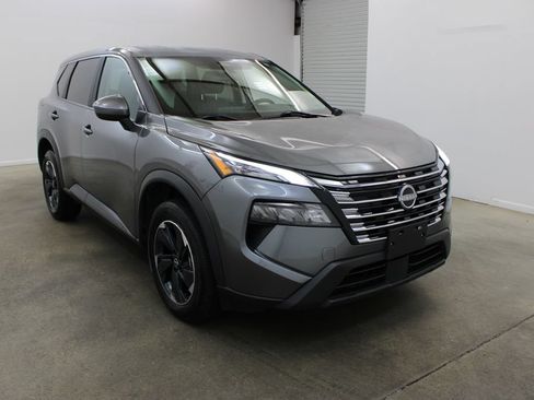 Certified 2024 Nissan Rogue SV AWD/4WD image 6