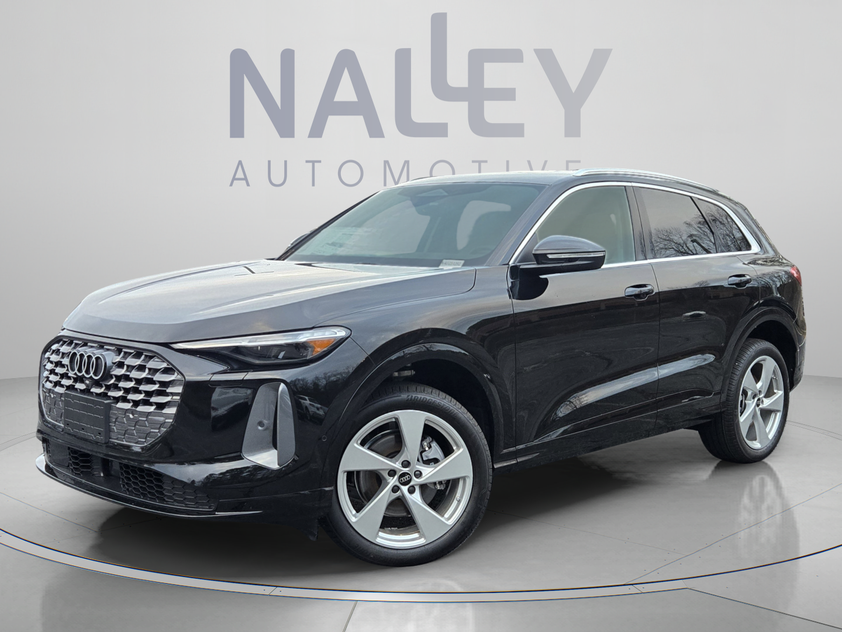 New 2025 Audi Q5 Premium AWD/4WD image 1