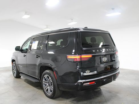 Used 2024 Jeep Wagoneer Series II image 7