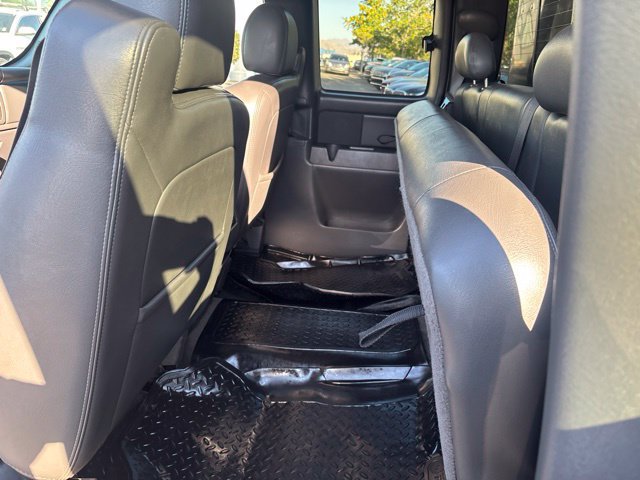 Used 2006 GMC Sierra 1500 SLT w/ Onstar Plus Package AWD/4WD image 31