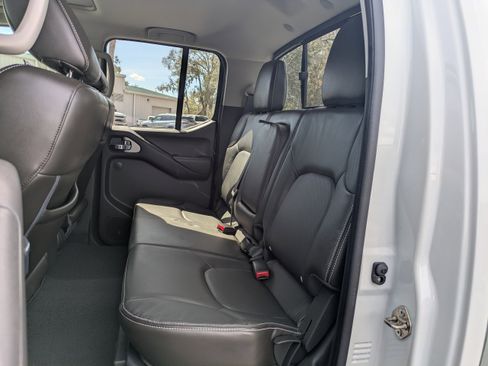Used 2019 Nissan Frontier PRO-4X w/ Pro-4x Luxury Package image 14