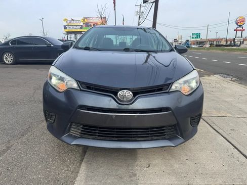 Used 2016 Toyota Corolla LE FWD image 2