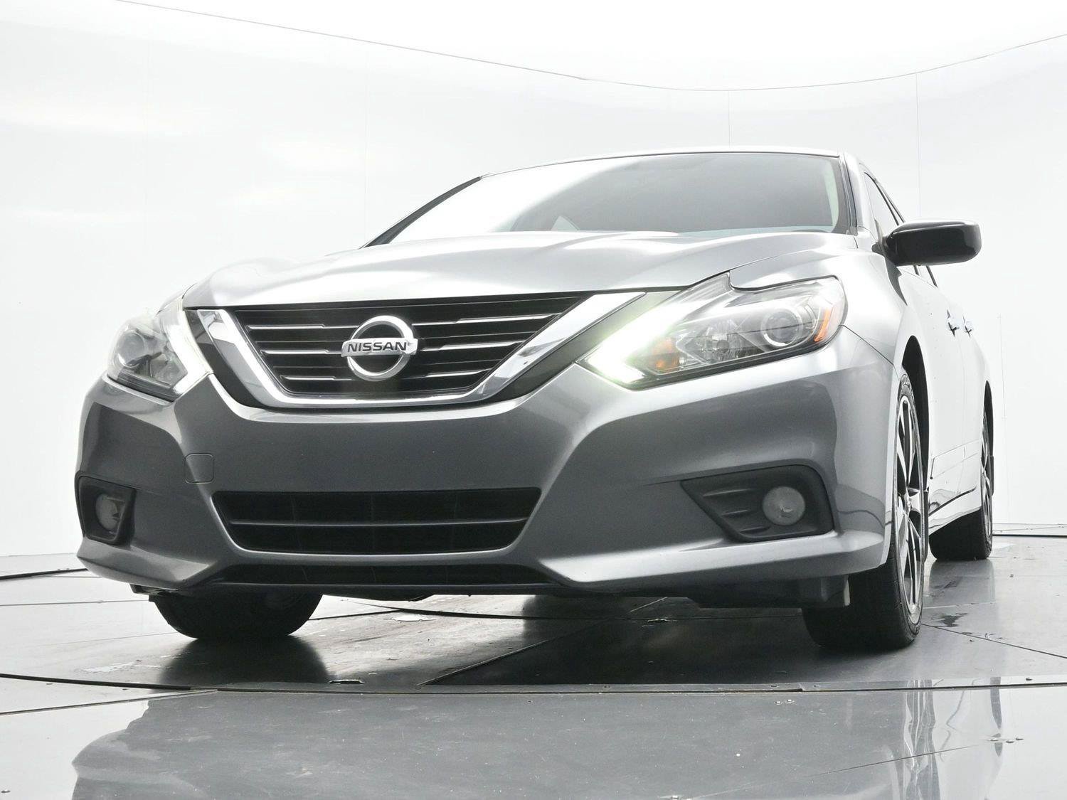 Used 2017 Nissan Altima 2.5 SR w/ Midnight Edition Package FWD image 42