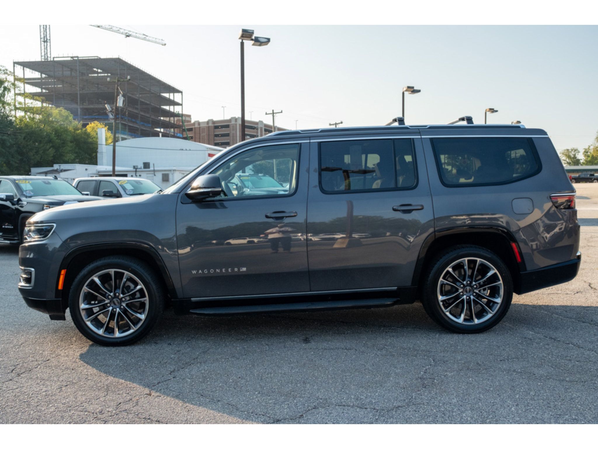 Used 2023 Jeep Wagoneer Series II w/ Convenience Group I AWD/4WD image 5