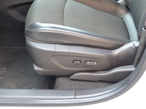 Used 2020 Chevrolet Trax LT w/ LT Convenience Package image 21