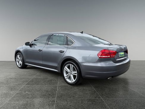 Used 2015 Volkswagen Passat TDI SE FWD image 8