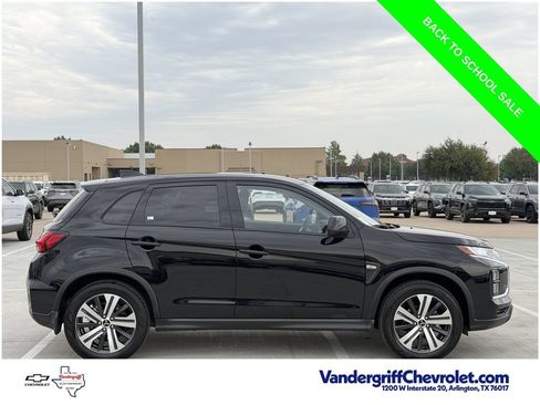 Used 2025 Mitsubishi Outlander Sport ES AWD/4WD image 3