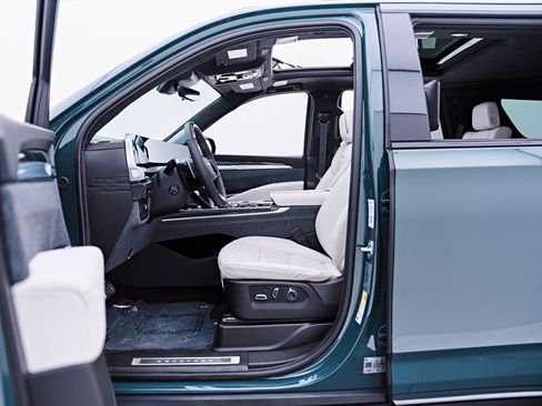 Used 2026 Cadillac Escalade V AWD/4WD image 40