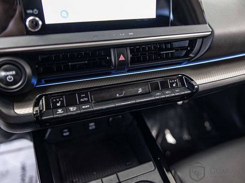 Used 2023 Toyota Prius XLE FWD image 26