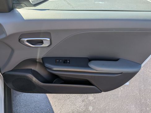 Used 2025 Kia K4 FWD image 31