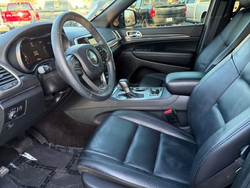 Used 2018 Jeep Grand Cherokee Limited w/ Trailer Tow Group IV image 12