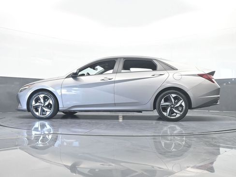 Used 2023 Hyundai Elantra SEL w/ Convenience Package image 58