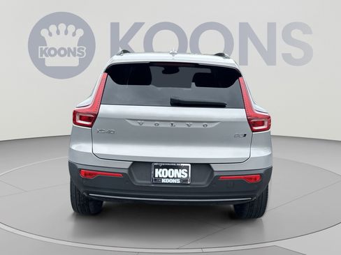 Used 2023 Volvo XC40 B5 Plus w/ Protection Package Premier AWD/4WD image 15