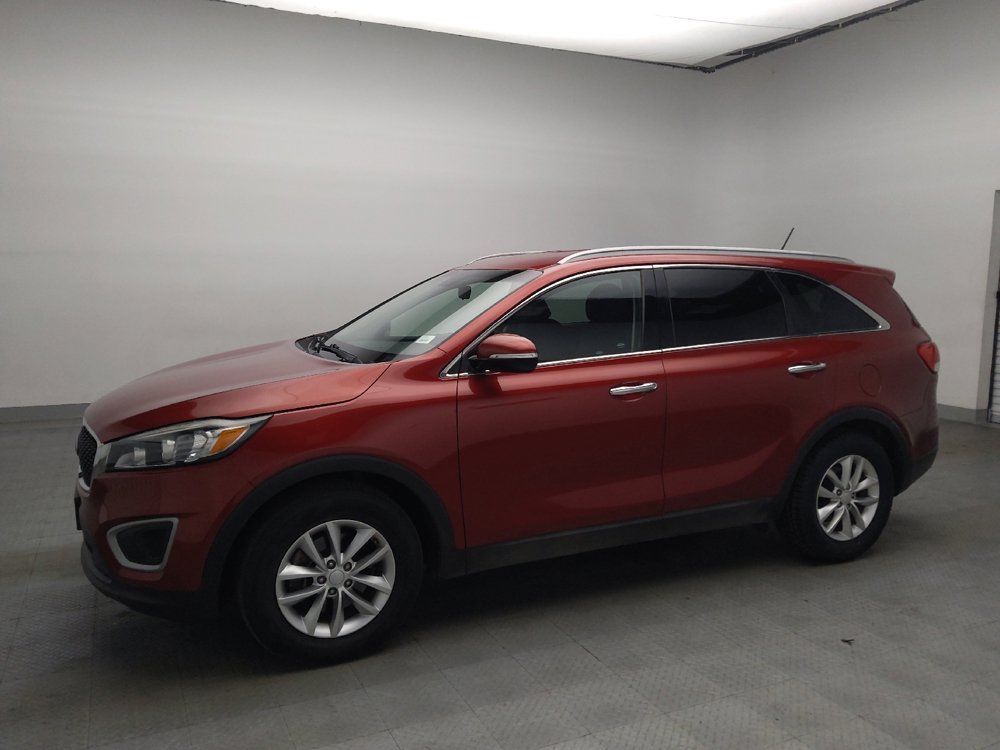 Used 2018 Kia Sorento FWD V6 image 2