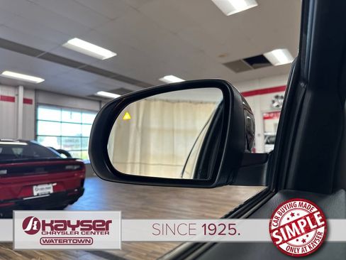 Certified 2021 Jeep Cherokee Latitude Lux w/ Comfort/Convenience Group AWD/4WD image 8