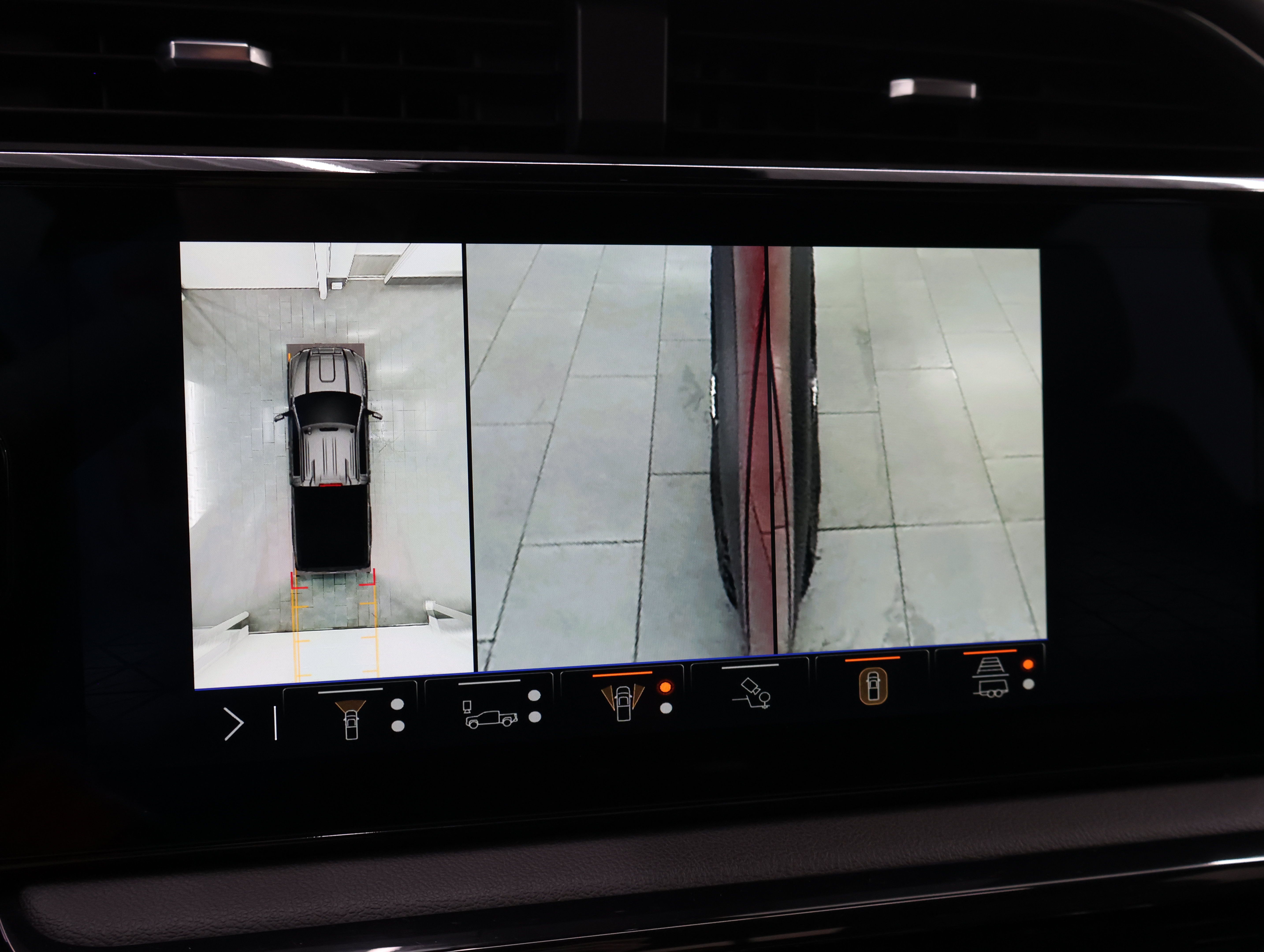 Used 2025 GMC Sierra 2500 AT4 w/ AT4 Premium Plus Package AWD/4WD image 22