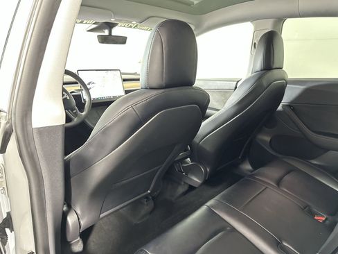 Used 2021 Tesla Model Y Long Range image 28