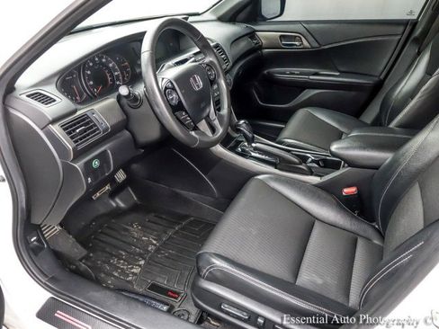 Used 2016 Honda Accord Sport image 12