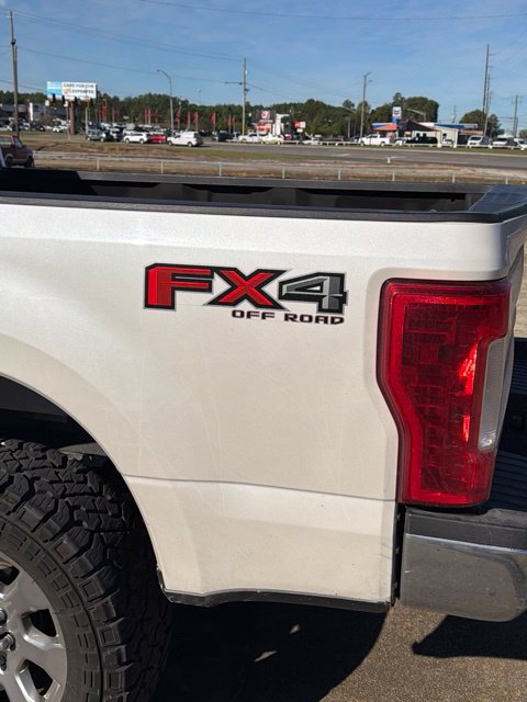 Used 2017 Ford F250 Lariat w/ Lariat Ultimate Package AWD/4WD image 6
