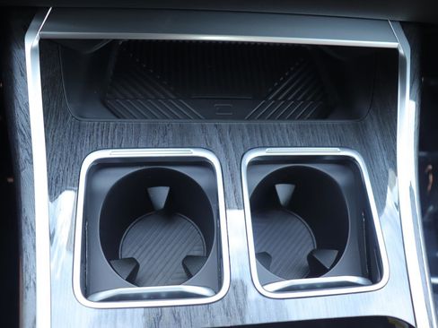 New 2026 BMW 740i xDrive w/ Premium Package image 36