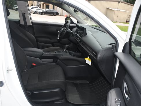 Used 2024 Honda HR-V LX image 19