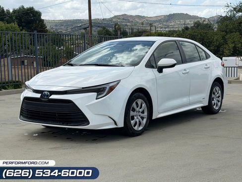 Used 2024 Toyota Corolla LE AWD/4WD image 1